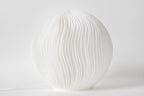 Wind Sculpted sfeerlamp in warm witte kap met elegante golvende lijnen