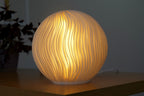 Wind Sculpted sfeerlamp met warm licht en fijne verticale lijnen
