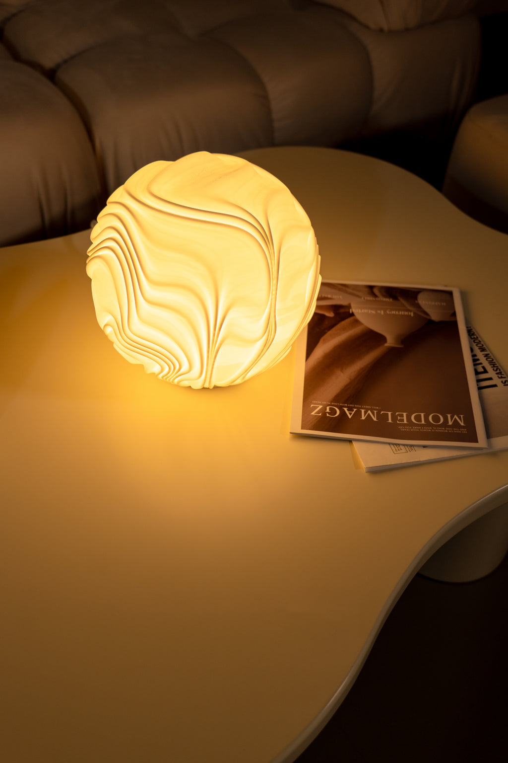 Flow Sculpted Sfeerlamp – Sculpturale Designlamp met Warm Licht
