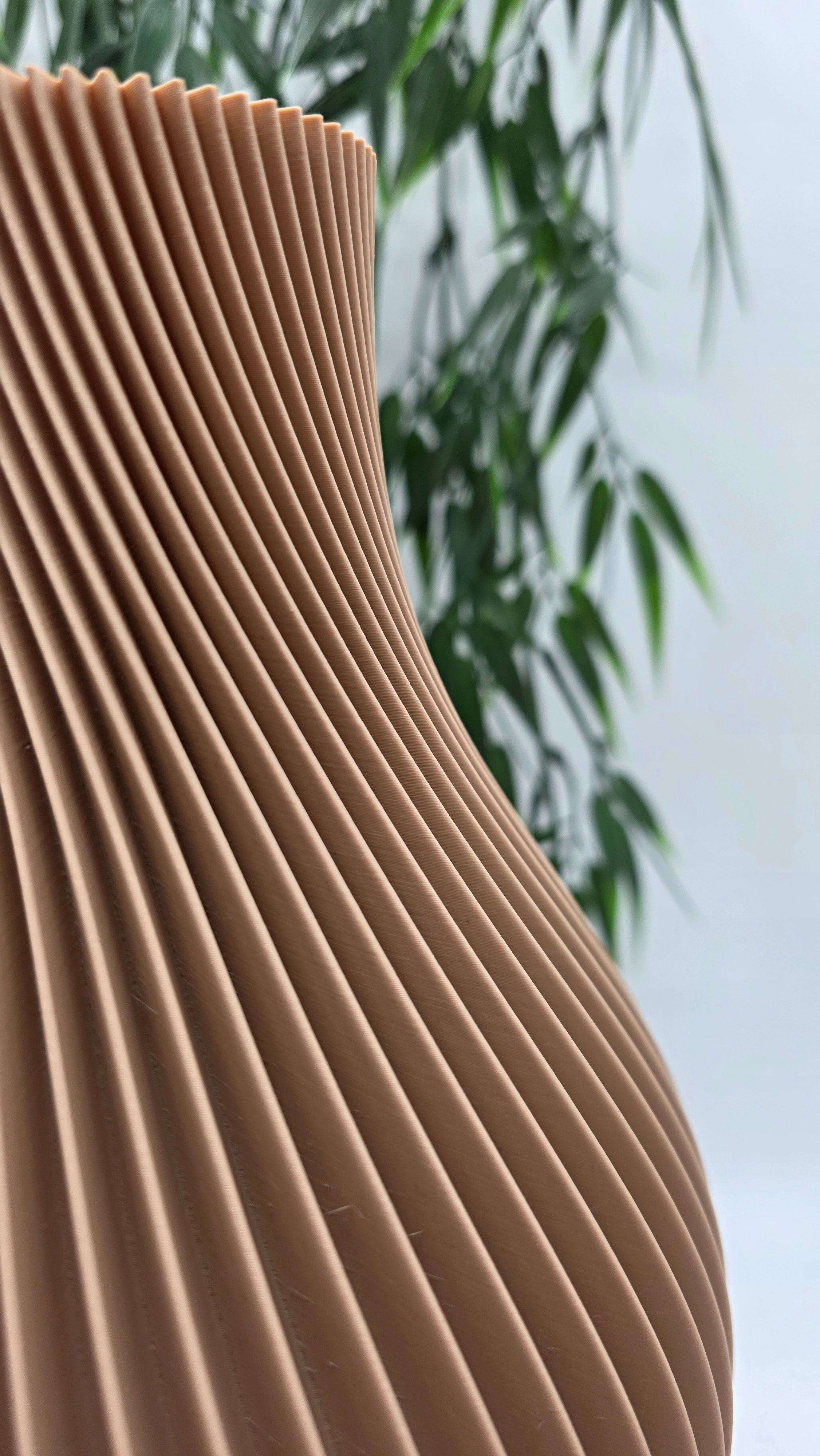 Design Vaas Spiral Olive – Elegant & Dynamisch