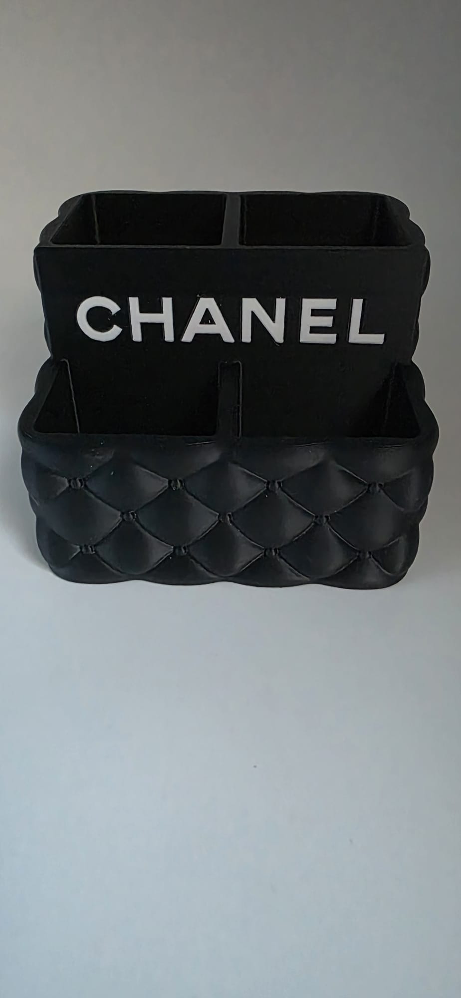 Live 2 Chanel makeup organiser