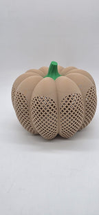 Latte pompoen lantaarn voor herfstdecoratie.
